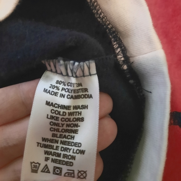 HS Idol Sweater - Picture 3 of 3